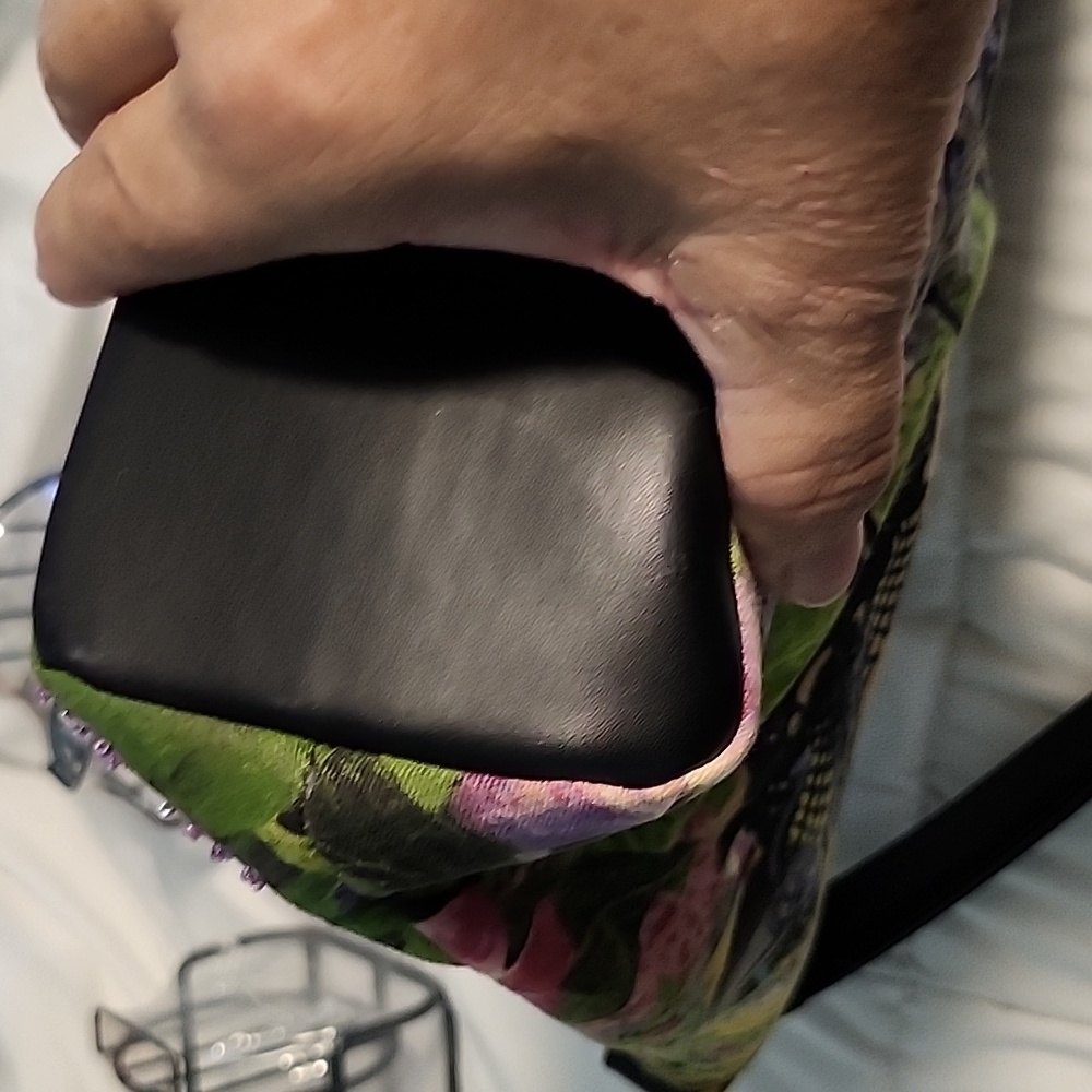 Bueno Shoulder Bag. (39) - Picture 11 of 13
